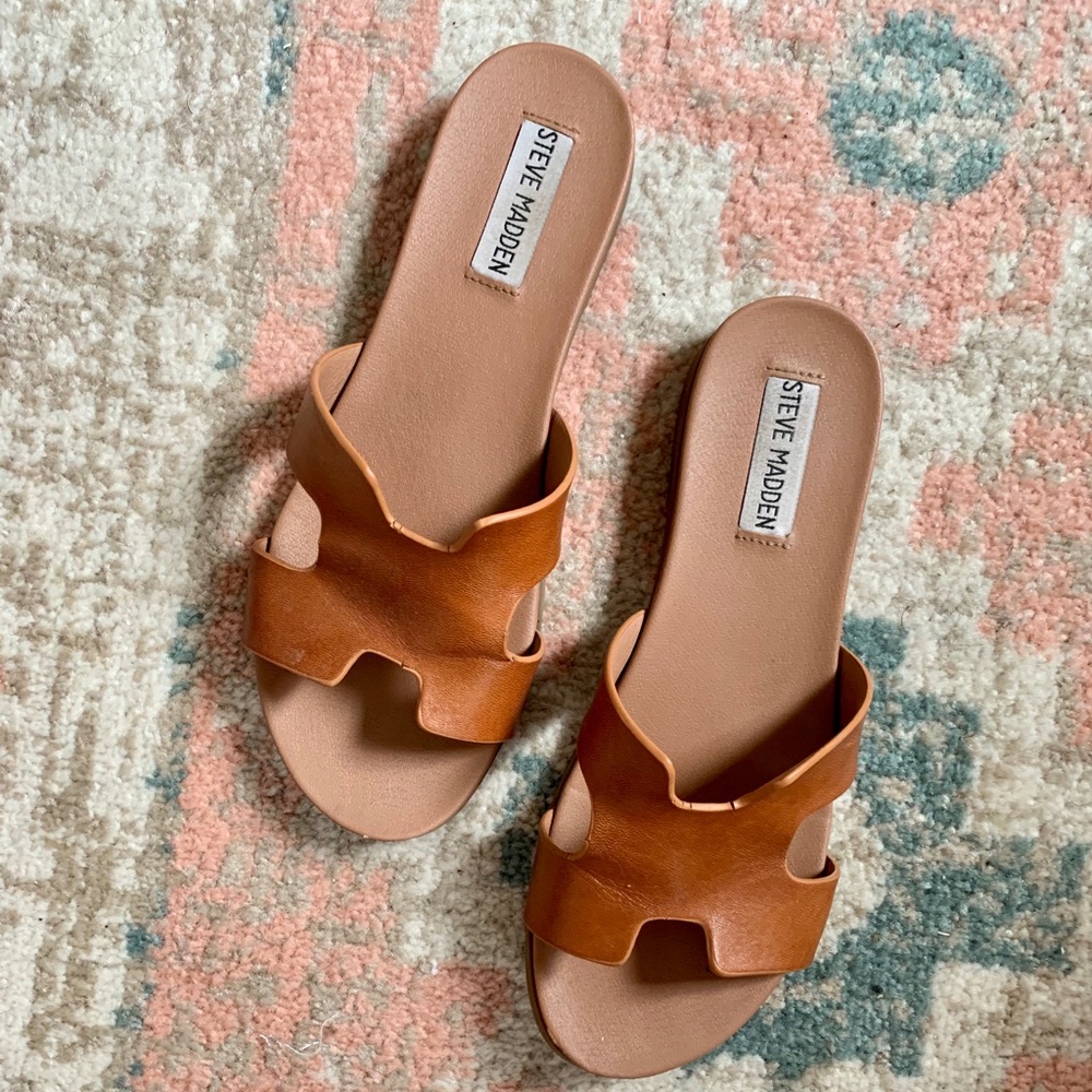 Steve Madden “Daphnee” leather slides
